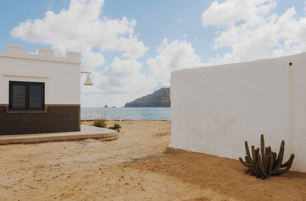 4 advantages to visiting La Graciosa in autumn/winter